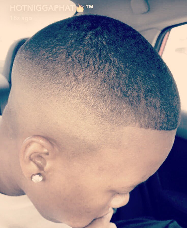 _SelfMadePhat_'s tweet photo. Had To Clean Up , Hair AINT For Me 😌😂🔥 https://t.co/vtyjjQnqpk