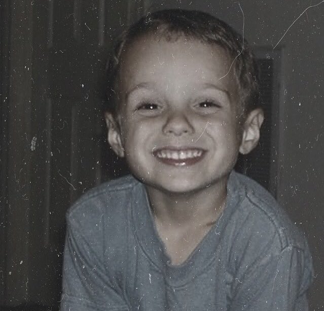 lizcllnz's tweet photo. Caleb Logan. 
Happy Bday bubs❤️✨

[2002-2015]👼🏻❤️🆑 https://t.co/8AArCpdqFg