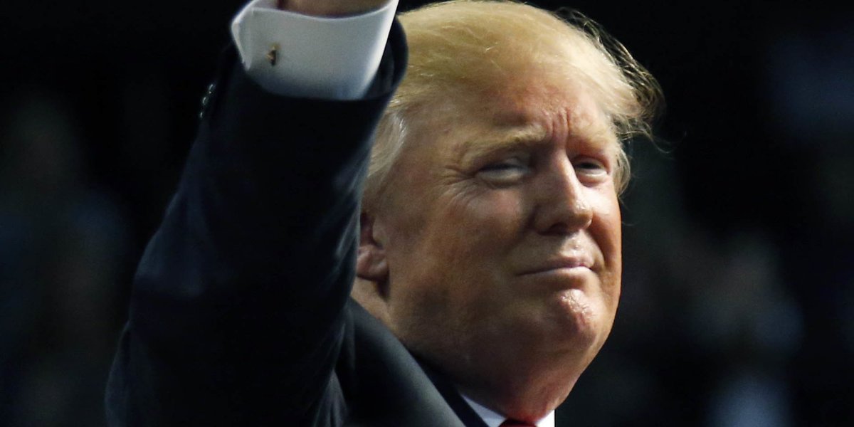 HuffPostPol's tweet image. Here's why Donald Trump is horrifying, according to historians ➡️  by @srl huff.to/29Erp6L