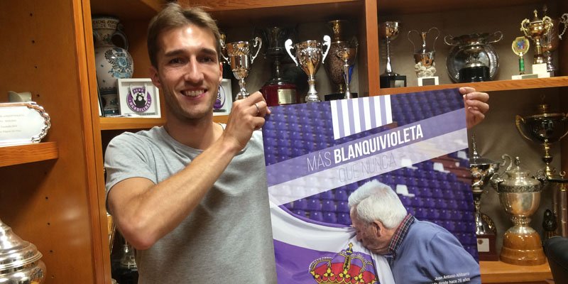 realvalladolid's tweet photo. [Fichaje] Rafa, #MásBlanquivioletaQueNunca, firma hasta el 30 de junio de 2019 https://t.co/fswqHZKCPE #pucela https://t.co/sKLC3JtfEp