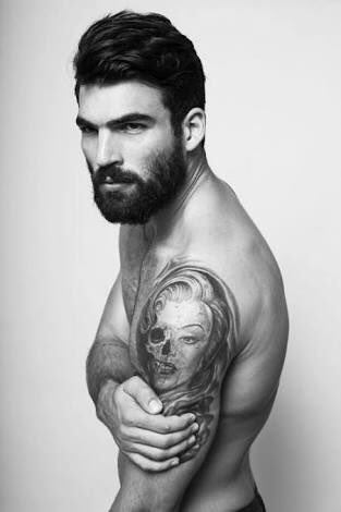 c0bainspirit's tweet photo. Como crees que quedaras con barba vs como en realidad quedas 😂 @Mega_Glowen https://t.co/lIzH7eIcx0