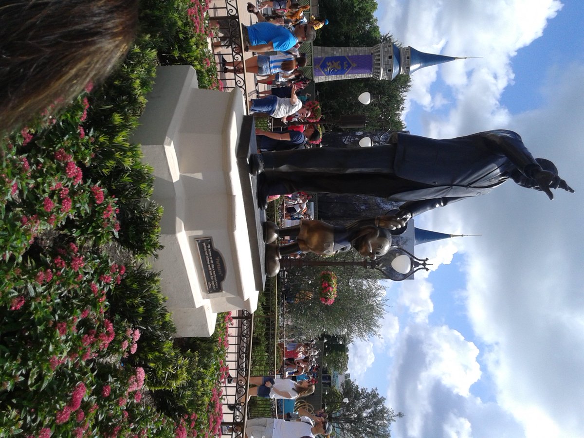 ArianaKradzer's tweet image. VOLVER a todo esto, inexplicable y ya se va a cumplir un año.lo eligiria mil veces mas sin dudas #FunTimeJulio2015 ♥