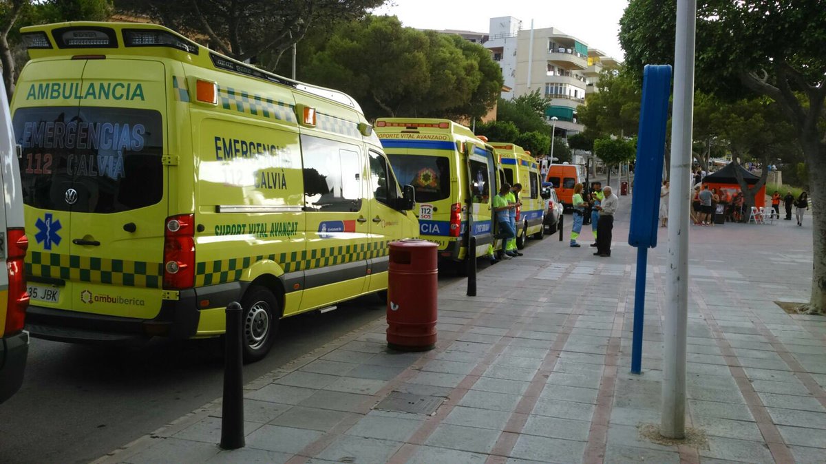 Gjobsierra's tweet photo. Siéntete seguro en la  #CCMEOnTheBeachTour gracias al dispositivo médico d @GAmbuiberica y @ProtCivilCalvia @_Calvia https://t.co/RX2X8H2Kcq