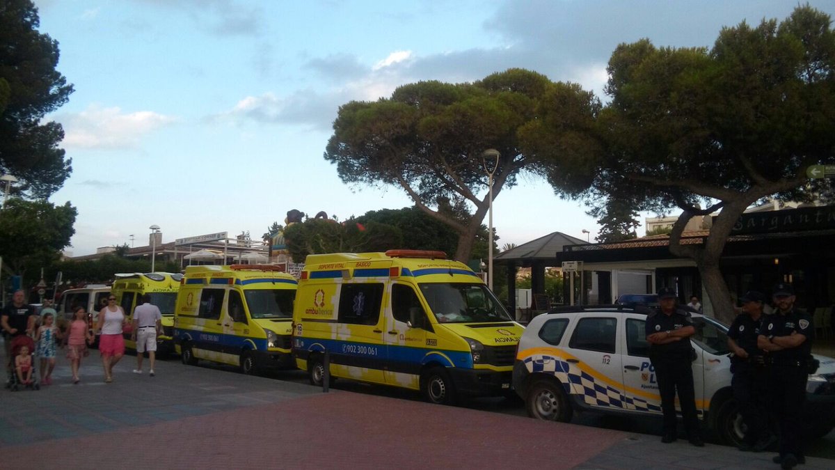 Gjobsierra's tweet photo. Siéntete seguro en la  #CCMEOnTheBeachTour gracias al dispositivo médico d @GAmbuiberica y @ProtCivilCalvia @_Calvia https://t.co/RX2X8H2Kcq
