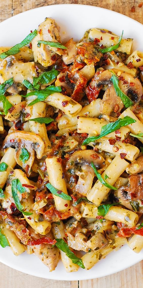 desispice_ca's tweet photo. Delicious Mushroom Chicken Pasta with creamy Pesto sauce and sun-dried tomatoes β #torontofood #pasta #desispice https://t.co/GzC3f5JIWz