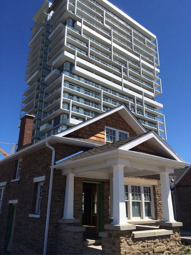 _empirehomes's tweet photo. Senses tower is making fast progress! Take a look at the construction on site: https://t.co/BsIENxil0o #RainCondos https://t.co/SmDXNbXOKD