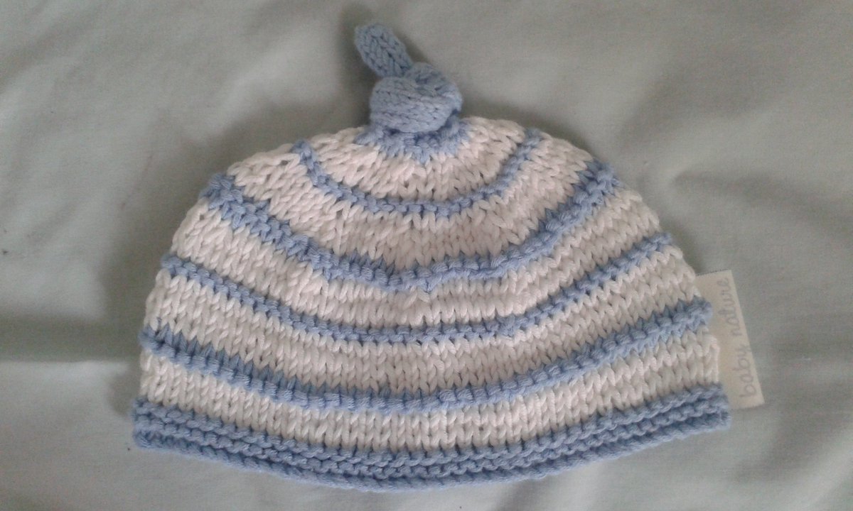 UniqueKnits's tweet image. #handmadehour @HandmadeHour Baby Top-Knot Hat hand knitted in 100% organic fairly-traded cotton £19.99 - message me!