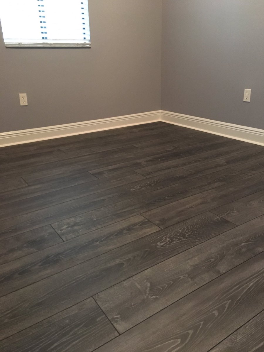 quantumfloors's tweet photo. Tokyo Oak laminate flooring https://t.co/sFIou4KHxM