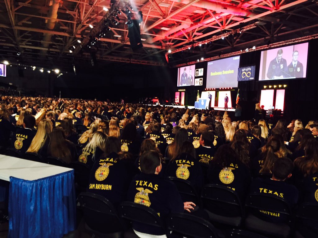 WeatherfordFFA's tweet photo. Voting on some important issues during the state business session https://t.co/86EcRlFyoY