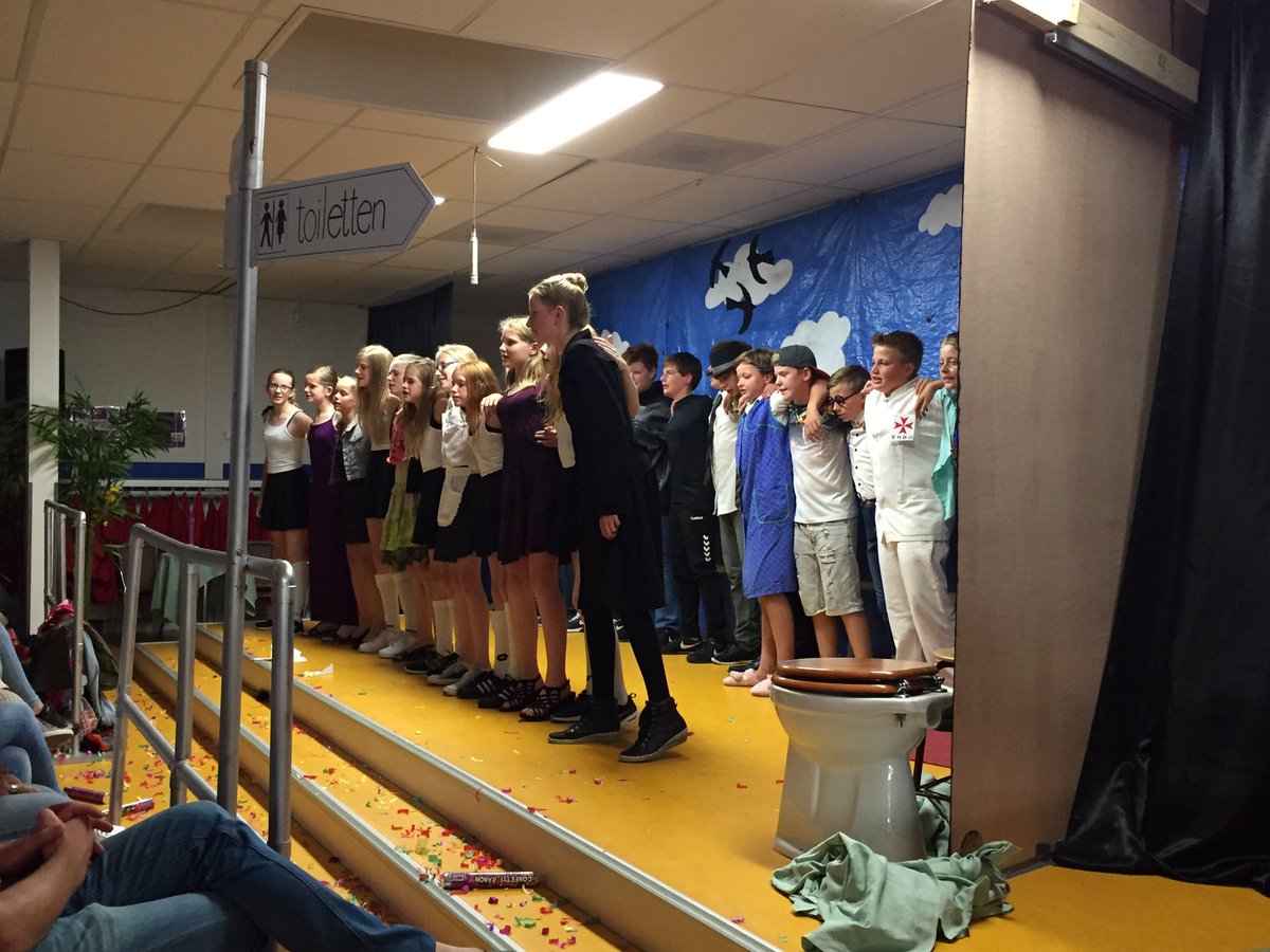 OBSHeidepark's tweet photo. Musical groep 8! Het was top!#torenhoog https://t.co/4ZeVa4CMHe