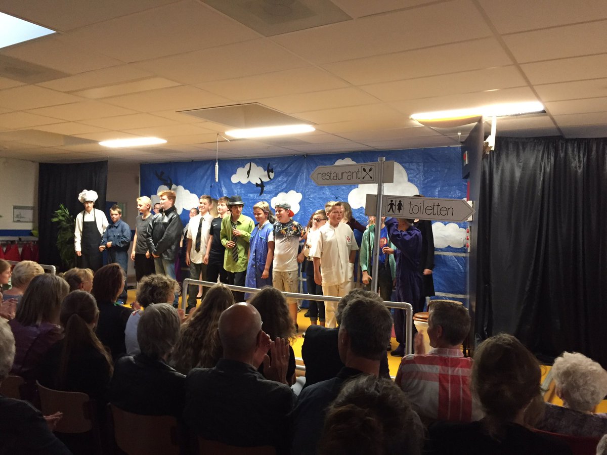 OBSHeidepark's tweet photo. Musical groep 8! Het was top!#torenhoog https://t.co/4ZeVa4CMHe