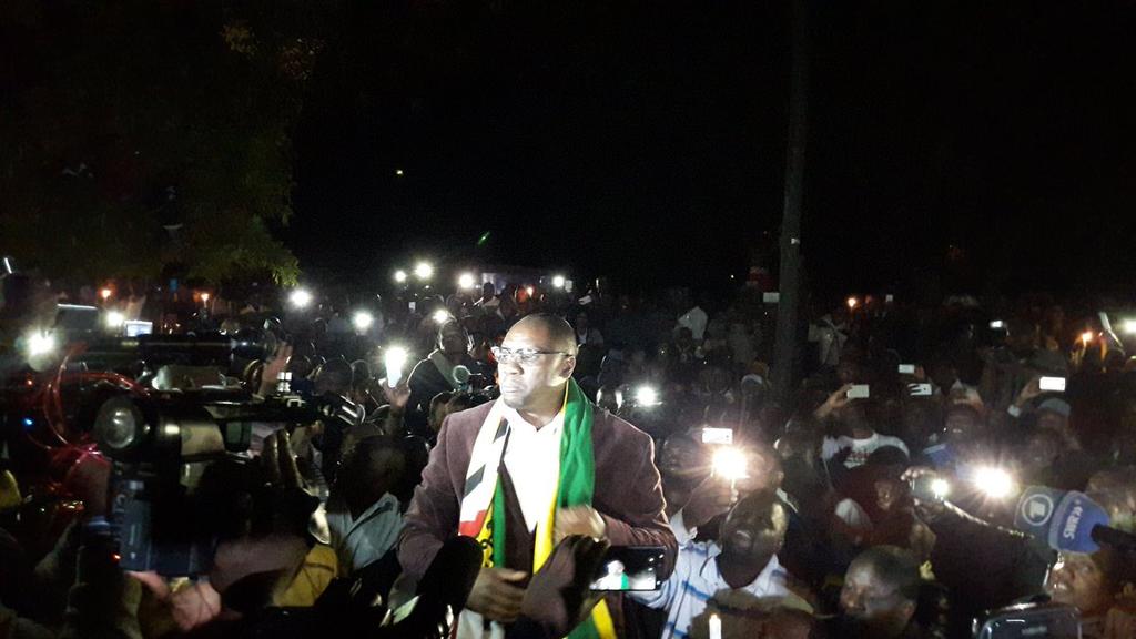 tsungie5's tweet photo. LOOK AT GOD 
WON'T HE DO IT🙏
#ThisFlag https://t.co/KJ0Tad72cl