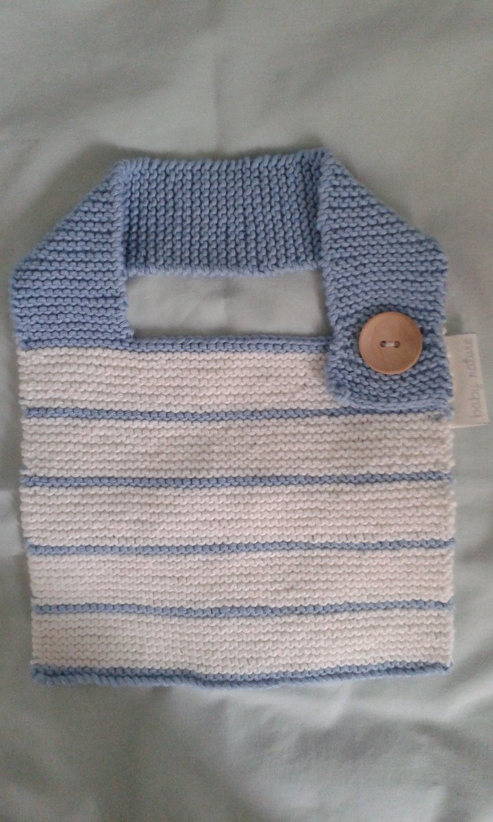 UniqueKnits's tweet image. #handmadehour @HandmadeHour Baby's bib hand knitted in 100% organic fairly-traded cotton £14.99 - message me!