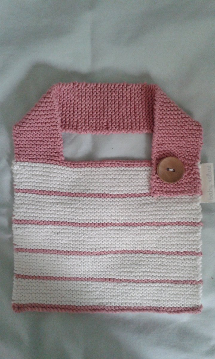 UniqueKnits's tweet image. #handmadehour @HandmadeHour Baby's bib hand knitted in 100% organic fairly-traded cotton £14.99 - message me!