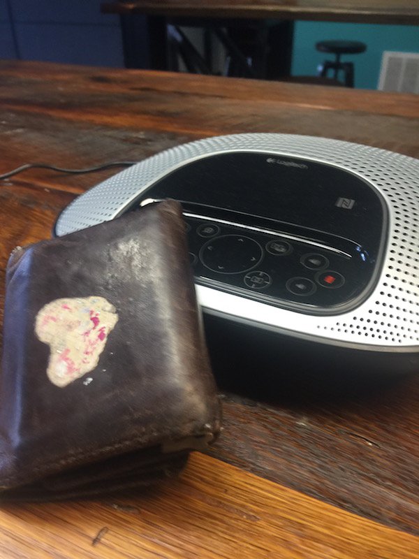 spark_wallet's tweet image. And with that VP victory it&apos;s meeting time @hearsparkbox!
#whereDidThatNicePlantGo #getThatPaper 💵