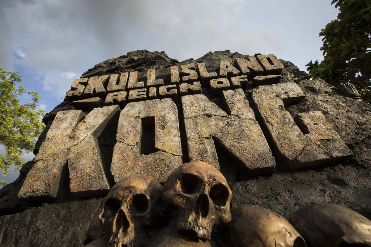 Бывает остров черепа. Остров черепов. Конг. Остров Конга. Hollywood Universal Studios King Kong.