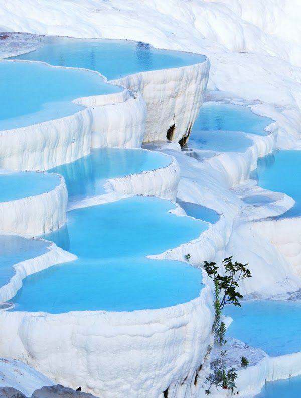 ExplainTheWorld's tweet photo. Pamukkale, Turkey.
These Breathtaking Thermal Pools Have Been Used As A Spa Since The Second Century B.C. https://t.co/qC0L5V6ItY