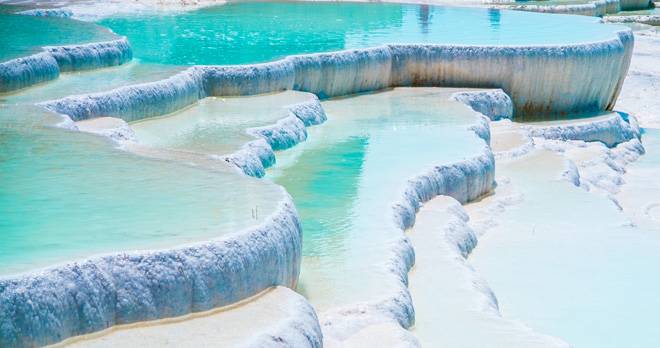 ExplainTheWorld's tweet photo. Pamukkale, Turkey.
These Breathtaking Thermal Pools Have Been Used As A Spa Since The Second Century B.C. https://t.co/qC0L5V6ItY
