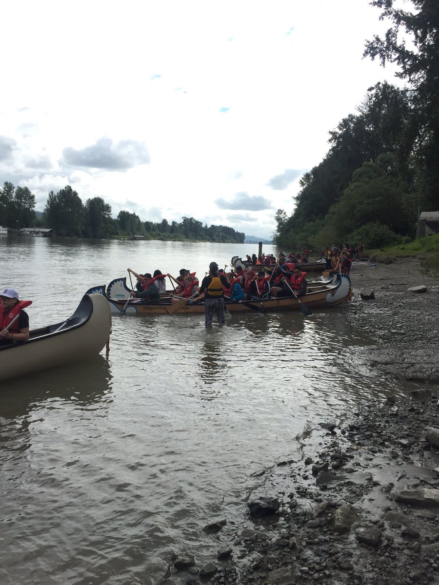 nickirkp's tweet photo. Lunch break during our awesome canoe trip with @ridgewilderness https://t.co/K7qtB6fBlv