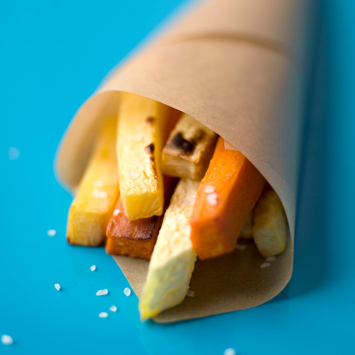 WholeFoods's tweet image. It's #NationalFrenchFryDay!!🍟 We're roooooting for these Root Vegetable Fries. Recipe: bit.ly/29Sypfs.