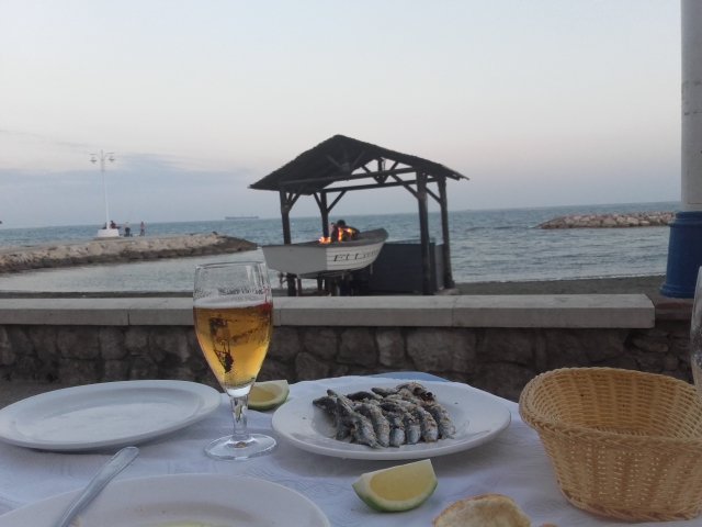 jolsan77's tweet photo. #chiringuitomlg @opinionmalaga El Lirio https://t.co/3GhC0q95CH