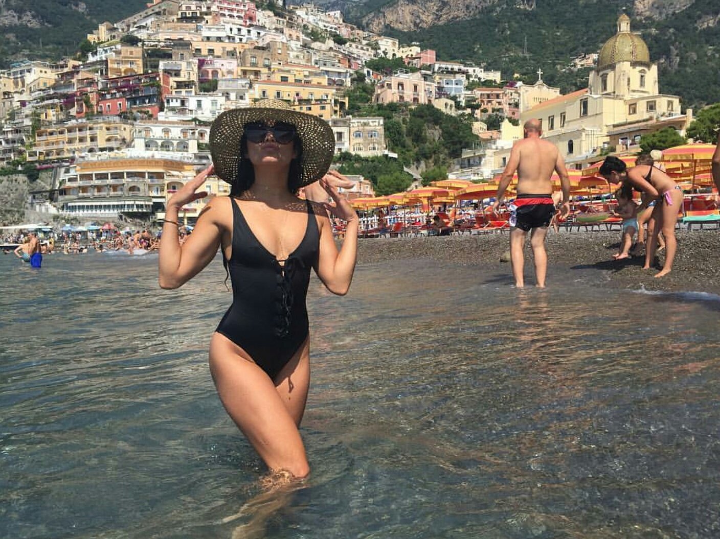 bid professionel tjære Vanessa Hudgens på Twitter: "I left my heart... in Positano ❤ #VsVivaItaly  https://t.co/aXGcUMnzWV" / Twitter