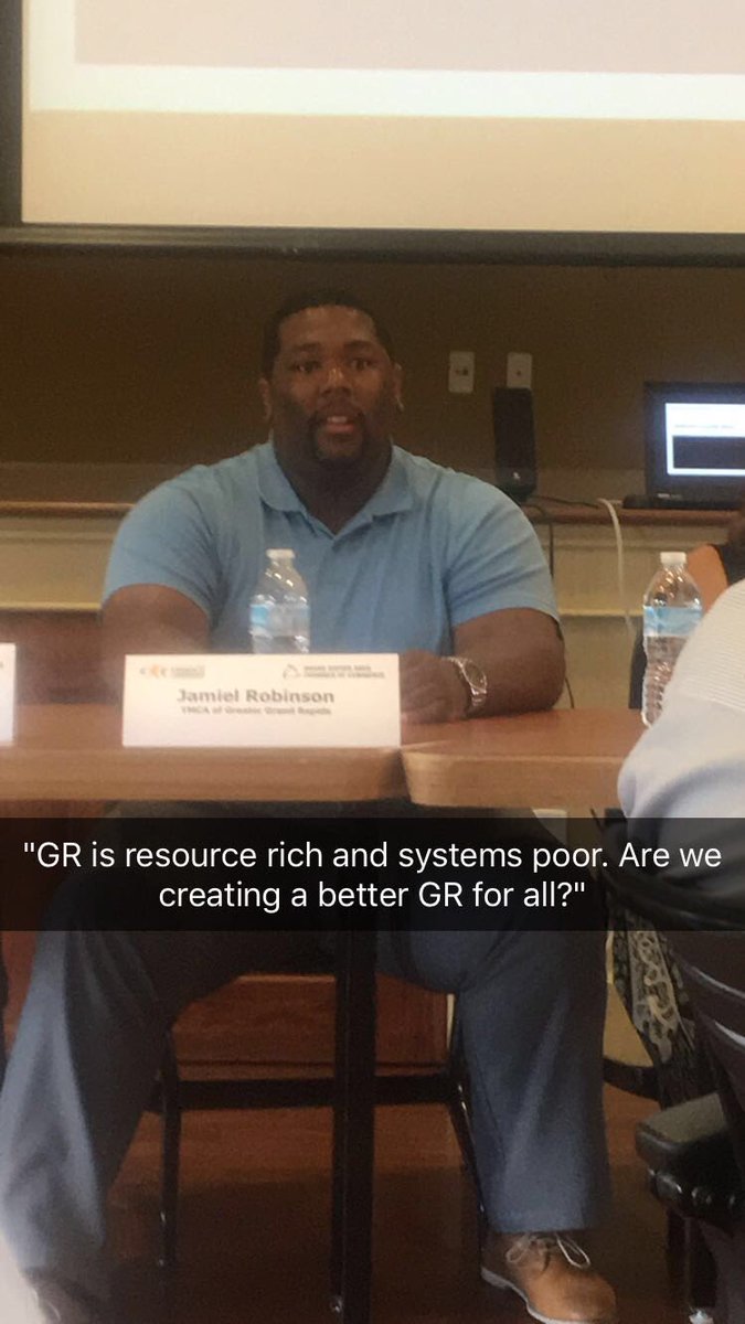 Djhollye's tweet photo. Great conversations at #EmergingLeadersGR. How can we create an #equitable #GrandRapids for all?   @GRACC https://t.co/dtV4Zd5nTG