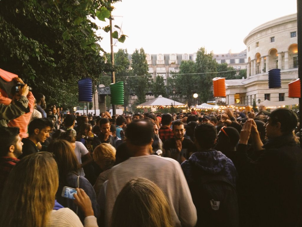 GlobalDebout's tweet photo. Event in solidarity with migrants in Paris tonight

Many cultures enjoying together and suporting each other #Life https://t.co/kHuj3oNkEQ