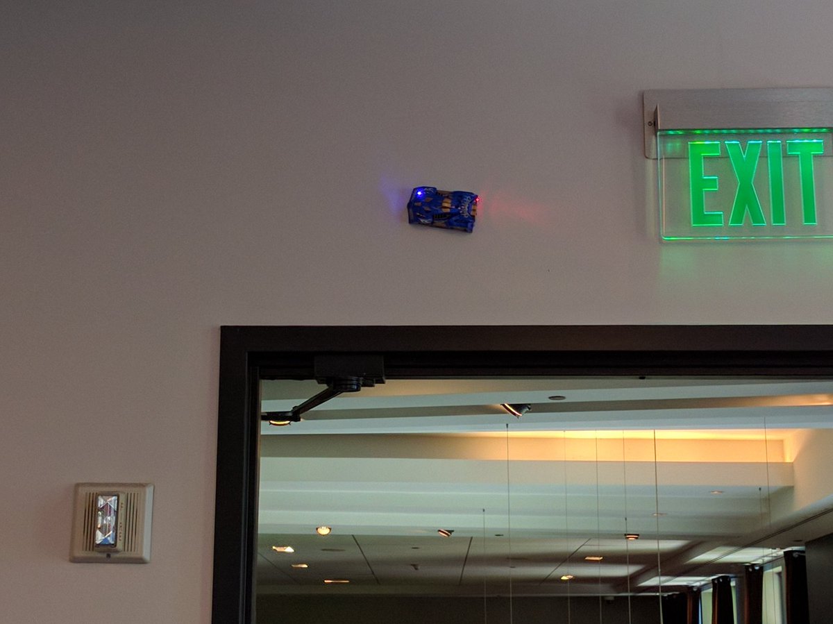 NK7N_hamr's tweet photo. Dell Showcase - cars on the wall, Lego servers, and actually useful toys too.
#dellss16 #dellevents @dellevents https://t.co/zmjGWYexQk