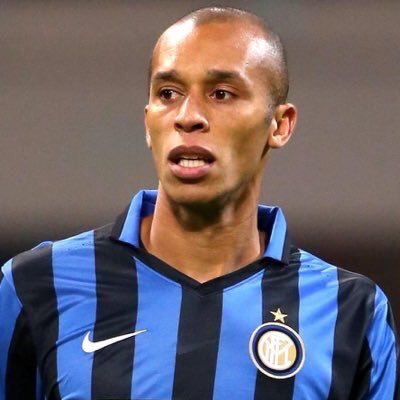 FCIM_M7md's tweet photo. من الحارس وحتى الهجوم تمتلك لاعبين سوبر بإمكانهم حمل الفريق ، عدم المنافسه شيء مرفوض إطلاقاً والتأهل للأبطال واجب ! https://t.co/EI3IeMJE9M