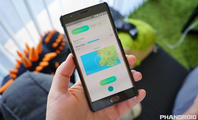 Phandroid's tweet photo. #PokémonGO update brings less detailed map information so bae wont catch you slippin'. https://t.co/KHQM7KImcf https://t.co/8dGvrpdMdr