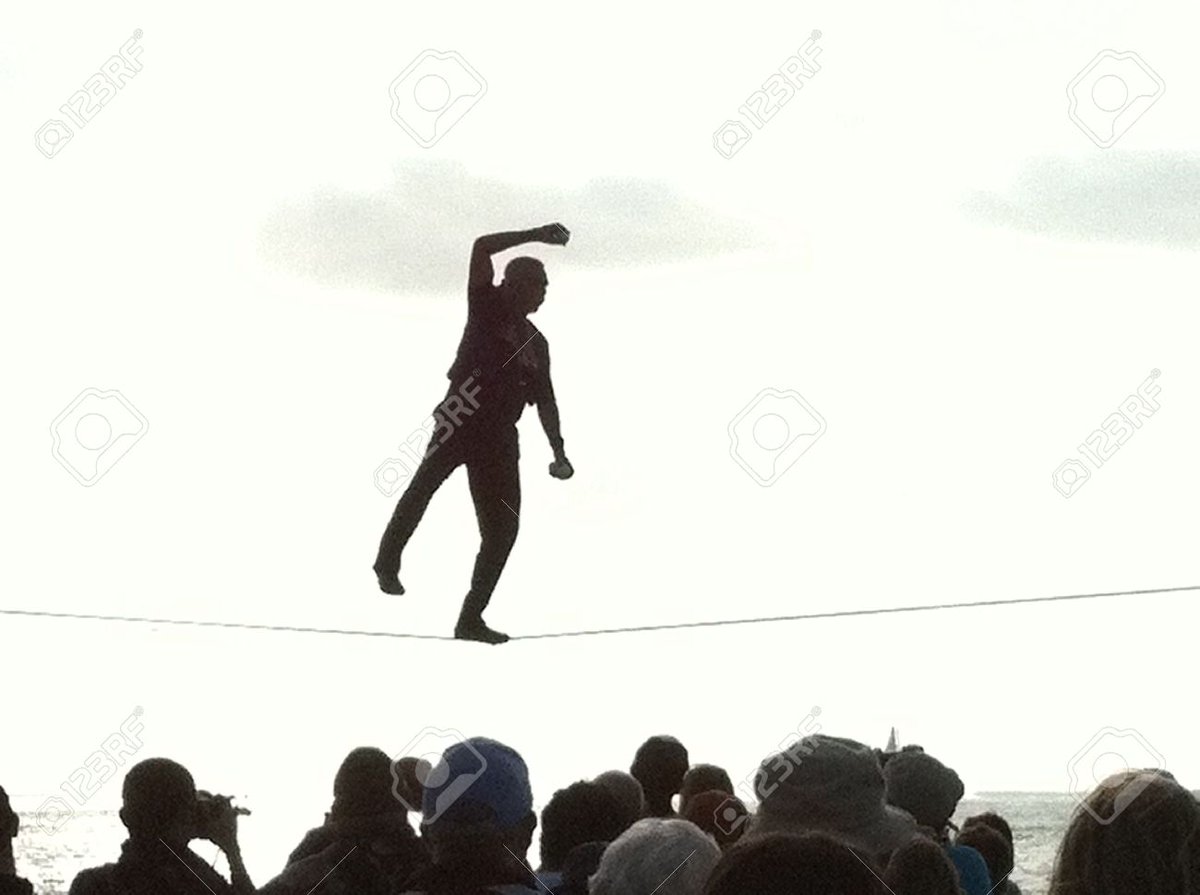 OwenDavin's tweet photo. Jockey @patjsmullen takes balance to a whole new level at @KillarneyRaces tonight! #Xsquared https://t.co/Kcdk9OYEv7