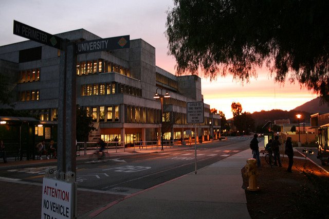 REKLibrary's tweet photo. Looking back on the week like ✌🏼 #SLOsunsets #CalPolyNow #CalPolySummer https://t.co/n17tC7Xw2A