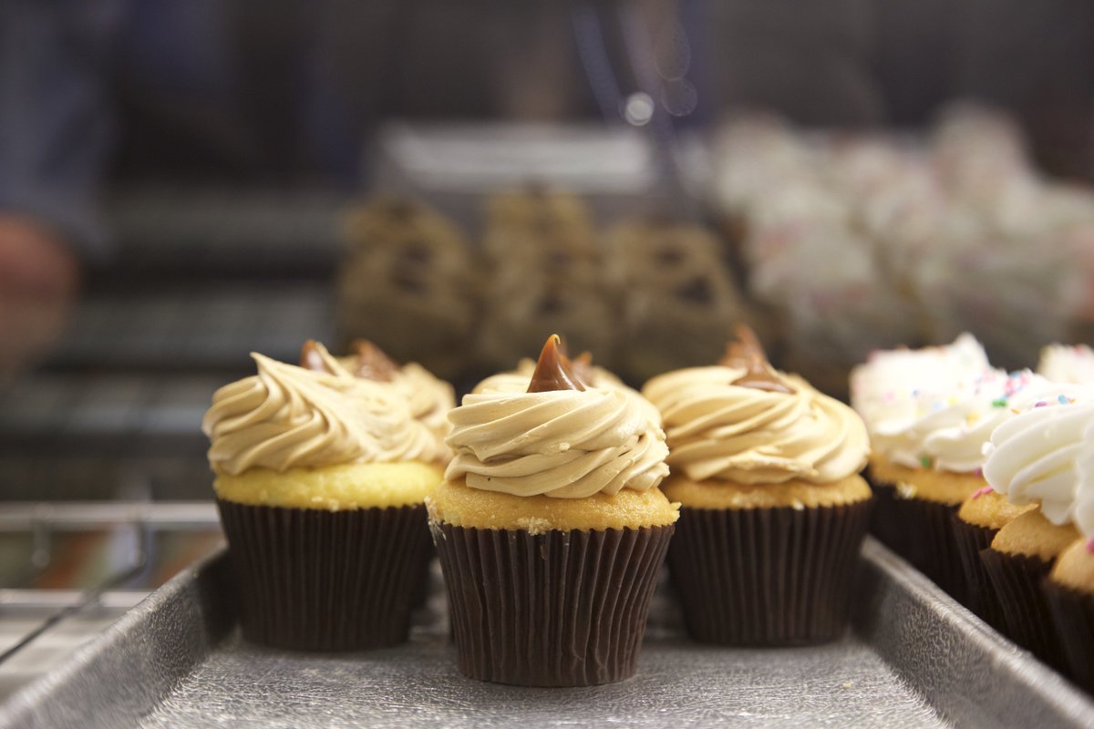 CarlosBakery's tweet image. We&apos;re basically always in the mood for a #cupcake... #DontJudgeUs
