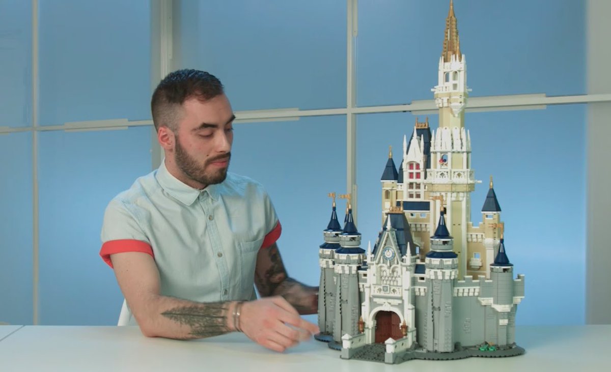 brickbrains's tweet photo. #LEGO Designer Video - 71040 Disney Castle - https://t.co/ovCyMblo5c #lego #designervideo ... https://t.co/Fi3Bd5pe1Z