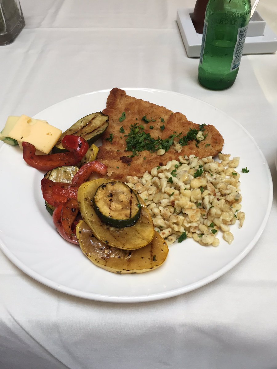 AmandaMaryHelen's tweet photo. Lunch doesn't look like this everyday .. ๐ @NAITConEd #probablyagoodthing #naitced #nait https://t.co/cicb0t7NYT
