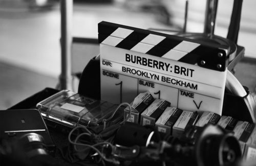 modiamo's tweet photo. https://t.co/ZDmPYufyaI Le foto del giovane Beckham #Burberry #thisisBrit #BrooklynBeckham #brit #parfum #photo https://t.co/nD97uGUe8h