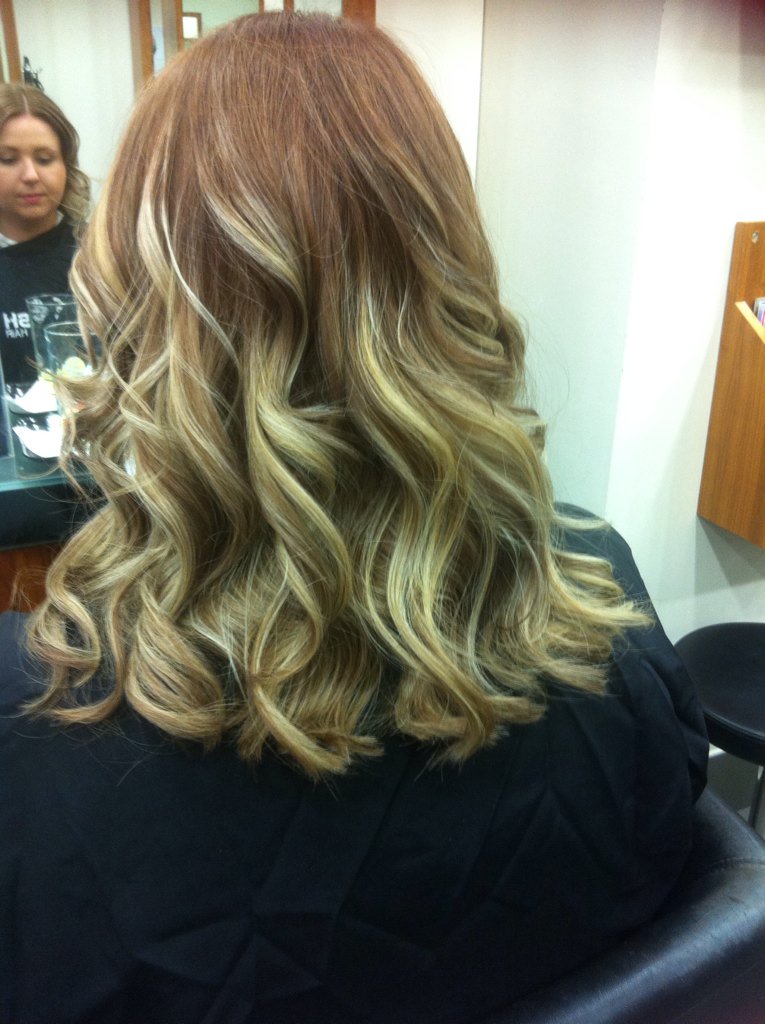 nickiboogie's tweet photo. Beautiful balyage from bleach highlights by me @RUSHHairBeauty Ilford today #clientlovedit #bettercolour https://t.co/CVTWtkl2B8