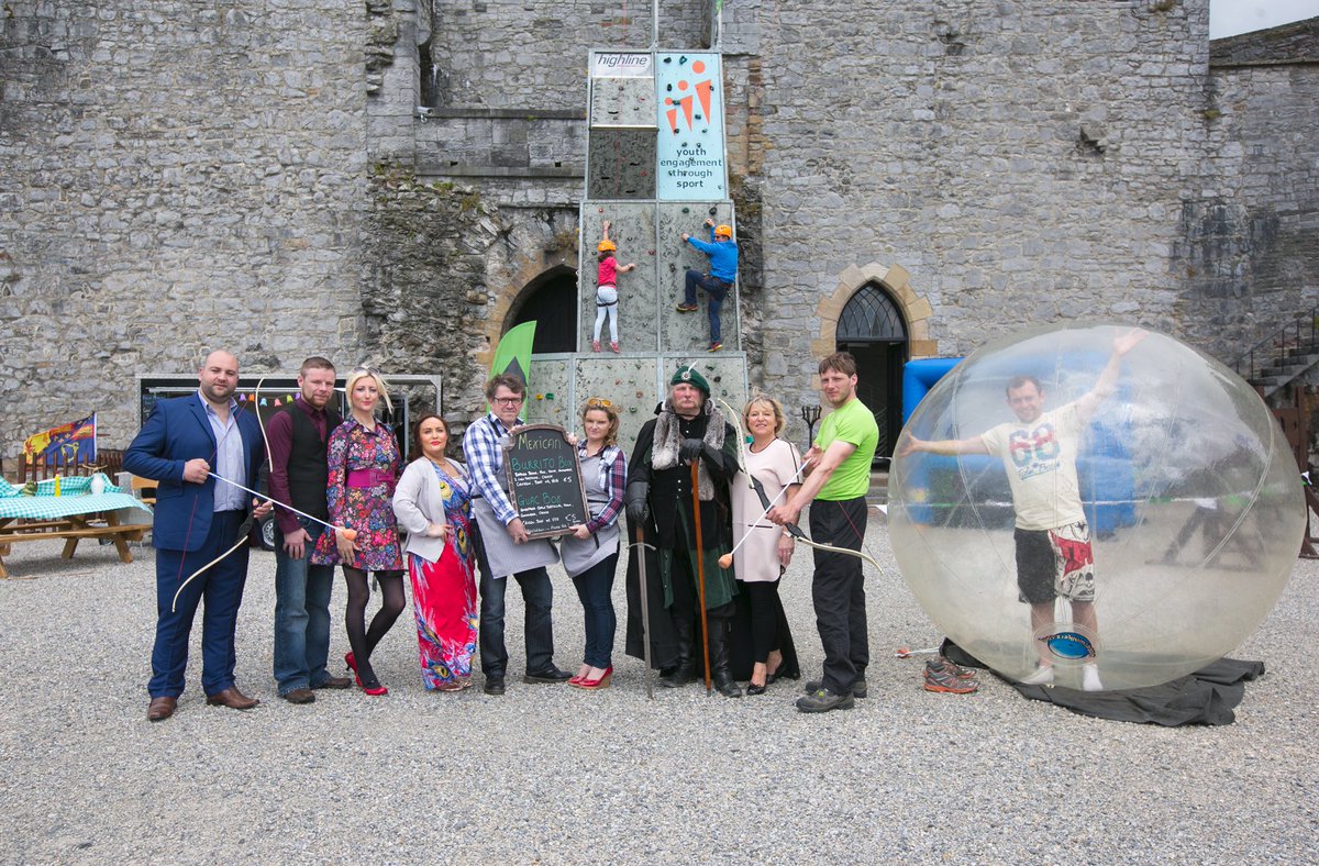Chez_Le_Fab's tweet photo. Fabulous #event @Pent_Ireland @KingJohnsCastle with activities @GetWestAdv and 
#AbFab #Vintage #Fair 
#eventhour https://t.co/uOFfuRZgeK