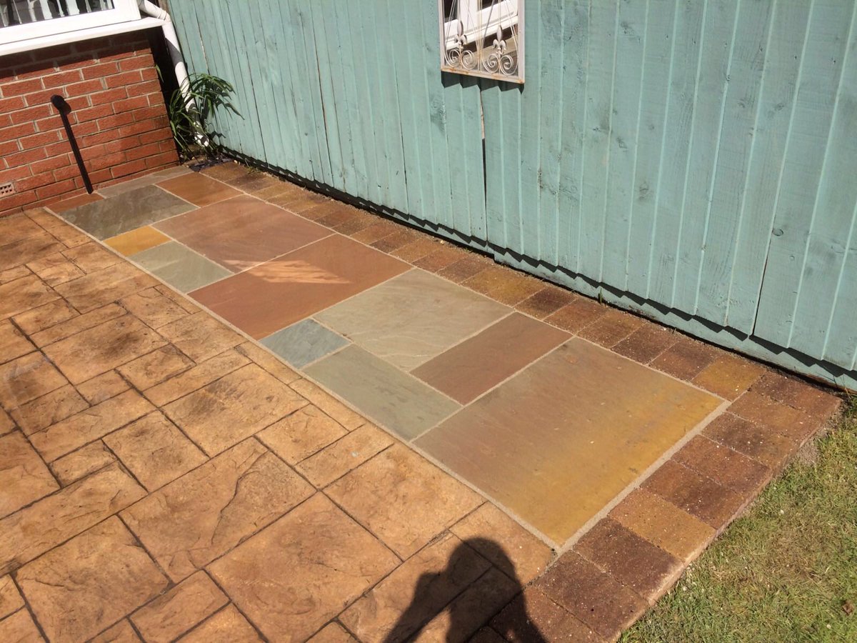 thudson_e's tweet photo. Lakeland slabs added to a existing patio, customer loves it. 

#anothergoodjob👍 https://t.co/kArhVnEUpx
