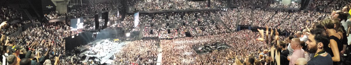 gerardlariera's tweet image. #TheRiverTour night 2 in #SpringsteenParis