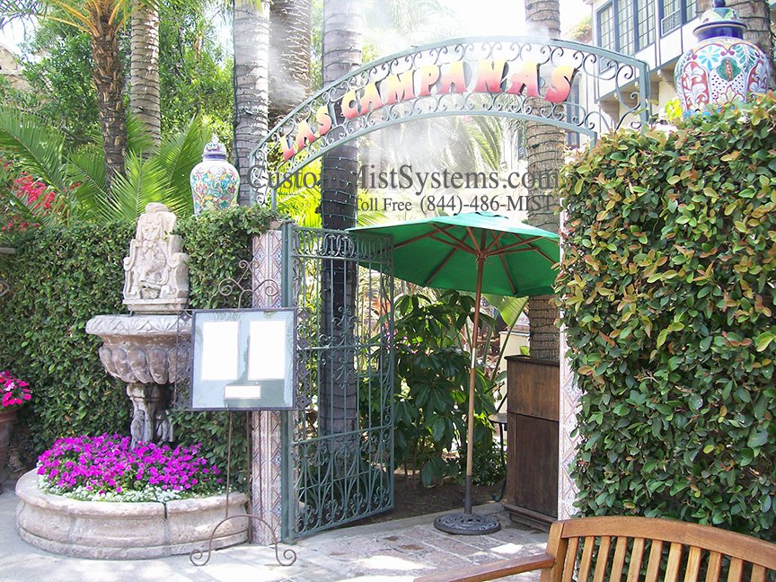 CustomMist's tweet photo. Cool your employees and guests at the entry of your outdoor space. #CustomMistSystems https://t.co/D7zHrvCRSK