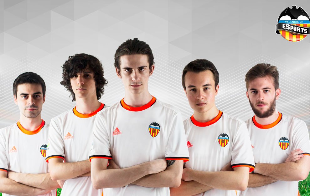 marcaesports's tweet photo. Valencia CF eSports presenta su equipo de League of Legends @marca https://t.co/iWaoKJHwwR https://t.co/HwmVLVToFq