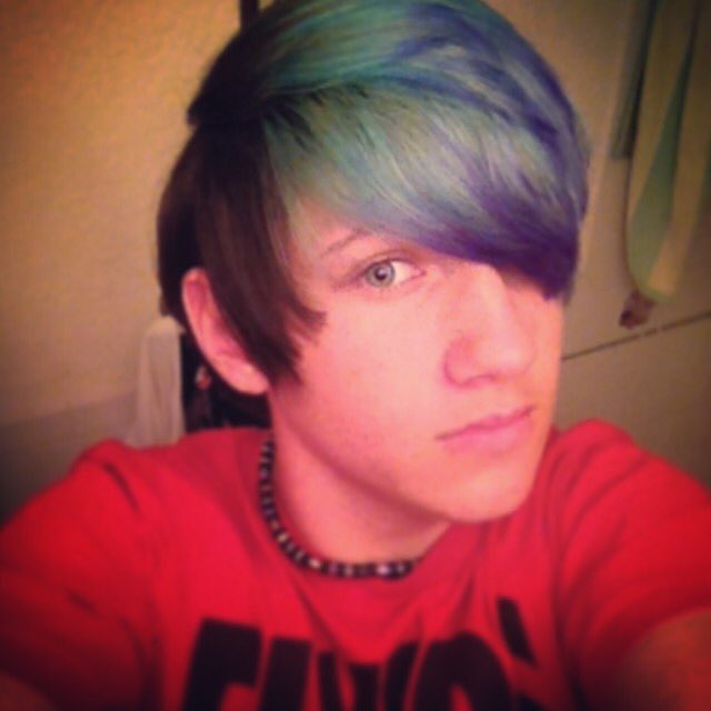 BlueJellyJax's tweet image. My new hair!