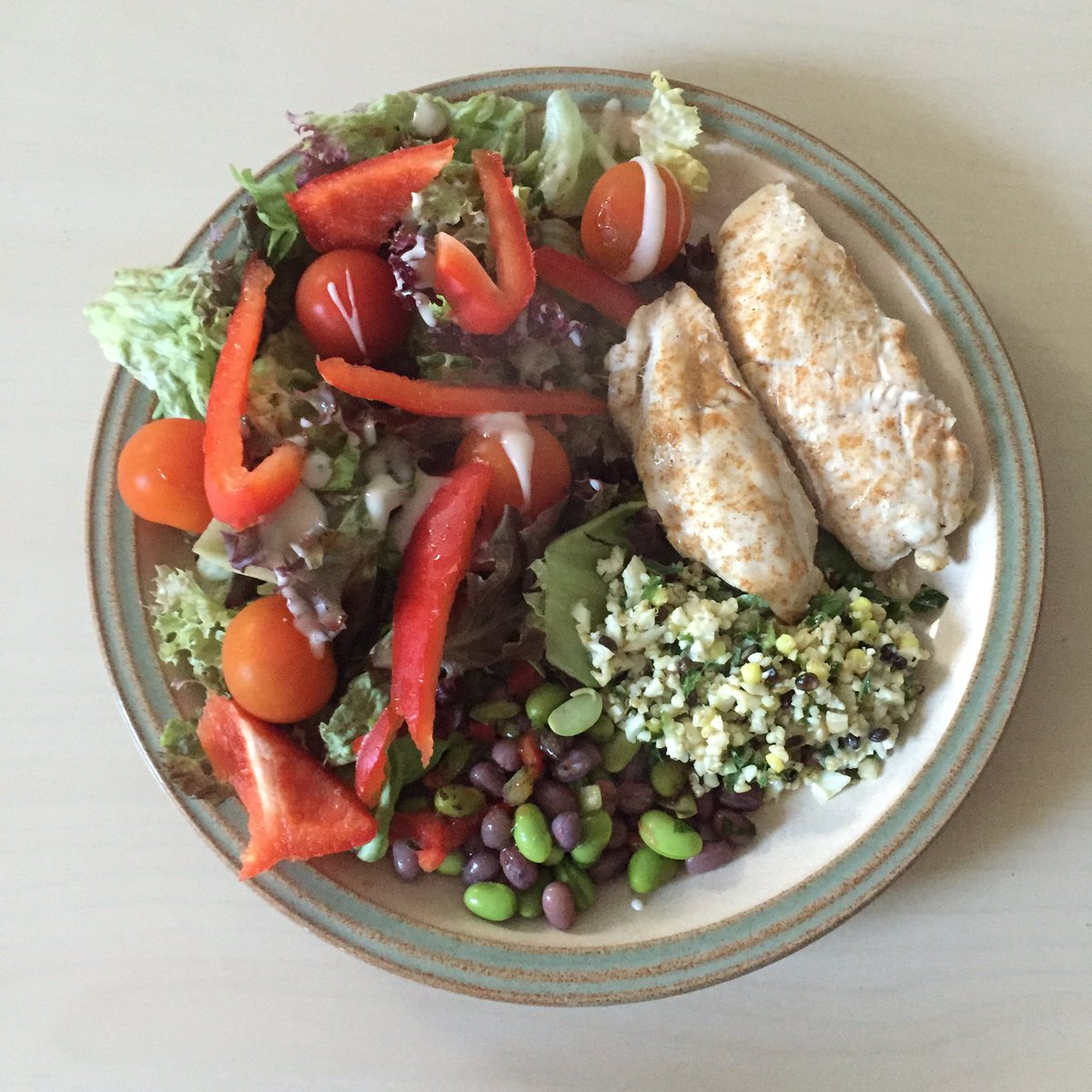 HealthandFitDoc's tweet image. Salad for dinner!! Yeah that's right. What's on your plate? #salad #lean #food #foodie #yum