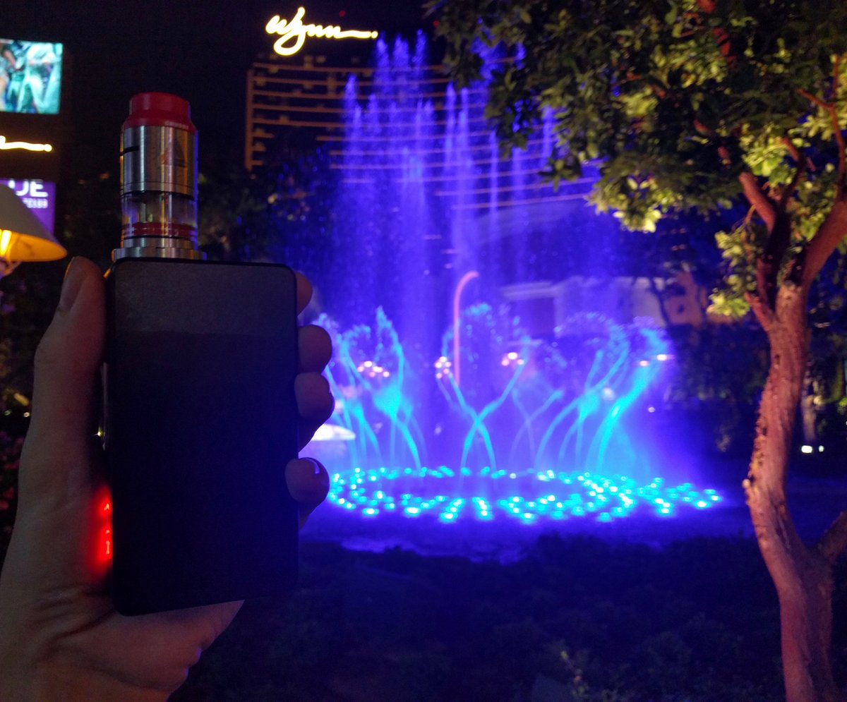 CoilCartel's tweet photo. A late night stroll #Handcheck #Vegas Style! @TheWynn #Coils #Vapefam #Vapenation #Vapingcommunity #Vapelife #Vaping https://t.co/TbyiPECcWr