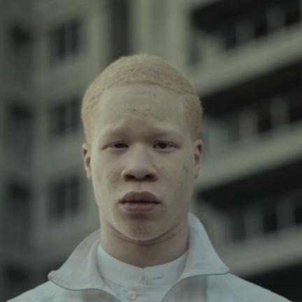 turfseries's tweet photo. Epic dystopian vision from Romain Gavras for Jamiexxx 's Gosh
https://t.co/gb5MJU3dI2 https://t.co/O5WcntEWpU