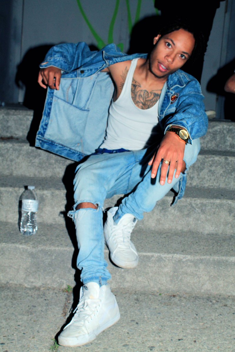LucasxChris's tweet photo. The names LUCA$. Don't forget that dolla sign 😁💎🍎 

Shot by @youngdasher https://t.co/c6vuHcoFa4