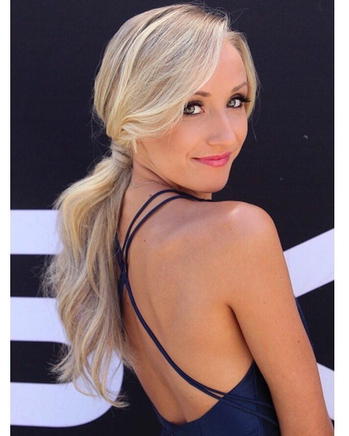 NastiaLiukin's tweet photo. #StyledbyARS @Doxified โข Hair & makeup by me ๐ธ๐ผ๐ โข Dress @vivianchan_ofl โข Jewels @EddieBorgo https://t.co/MunZHpeUSu
