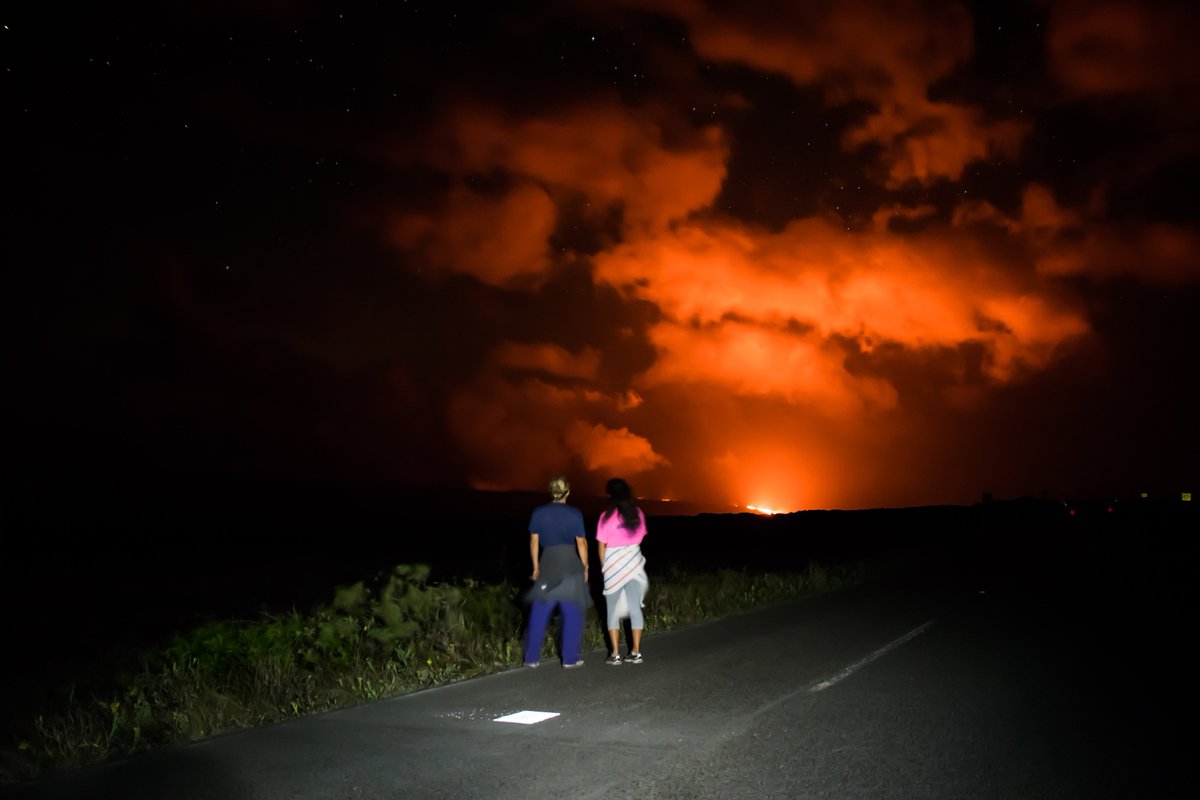 SurferScribe's tweet photo. Visitors flocking to new Big Island lava flow https://t.co/6Z5FFp2D8Q (Pic EFandrick @Volcanoes_NPS) #islandofhawaii https://t.co/OgyAeMyTPA